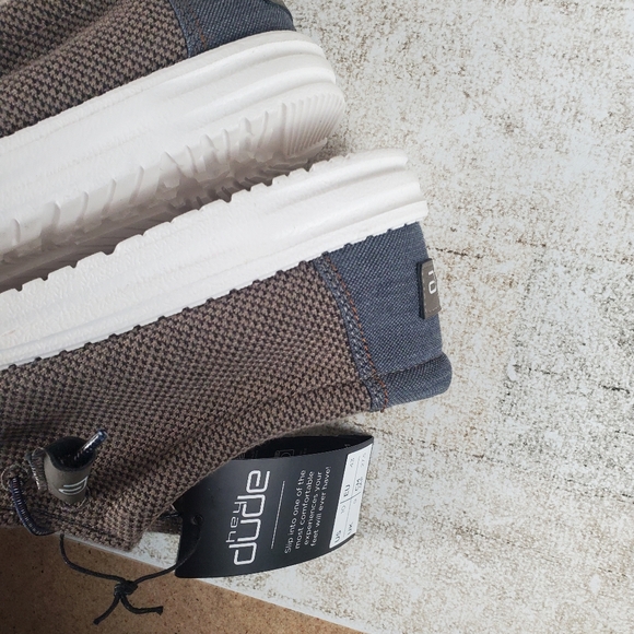 Hey Dude Wally Paisley Shoes Chocolate White Casual Walking Slip-On Shoes NWOB - Picture 15 of 15